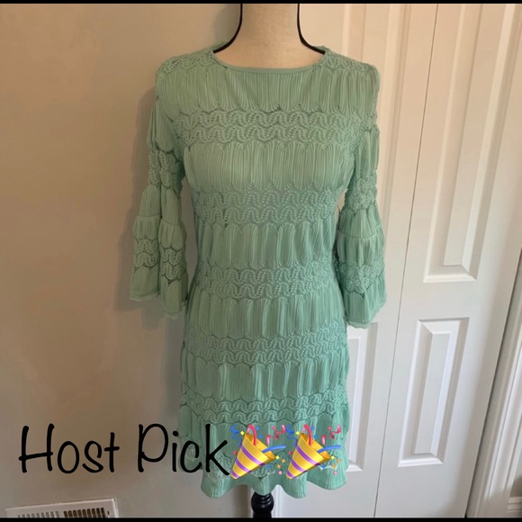 New York & Company Dresses & Skirts - 🔥🔥Host Pick🔥🔥 New York & Company, Long Sleeve Mint Colored Dress